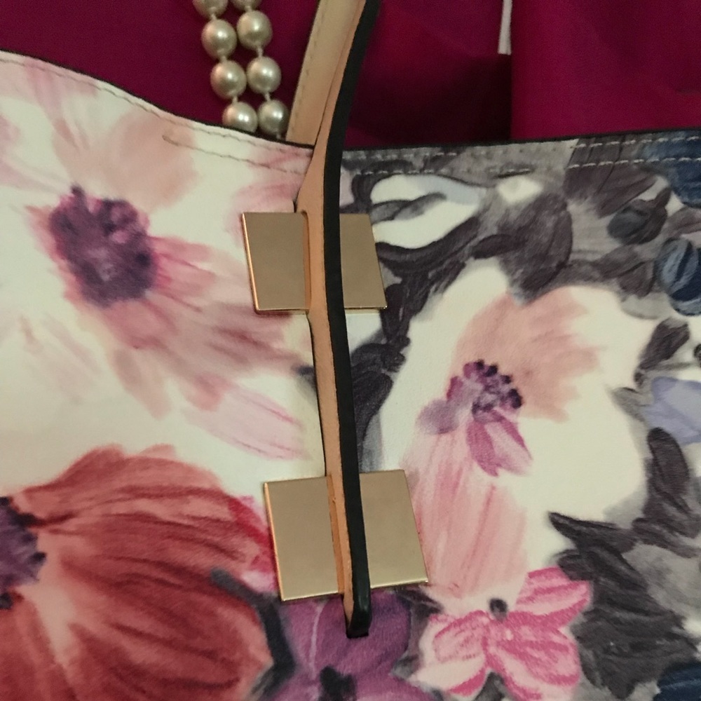 Flower Pattern Hanbag - Picture 2 of 3
